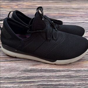 Women’s Kuru Sz 10 (9)